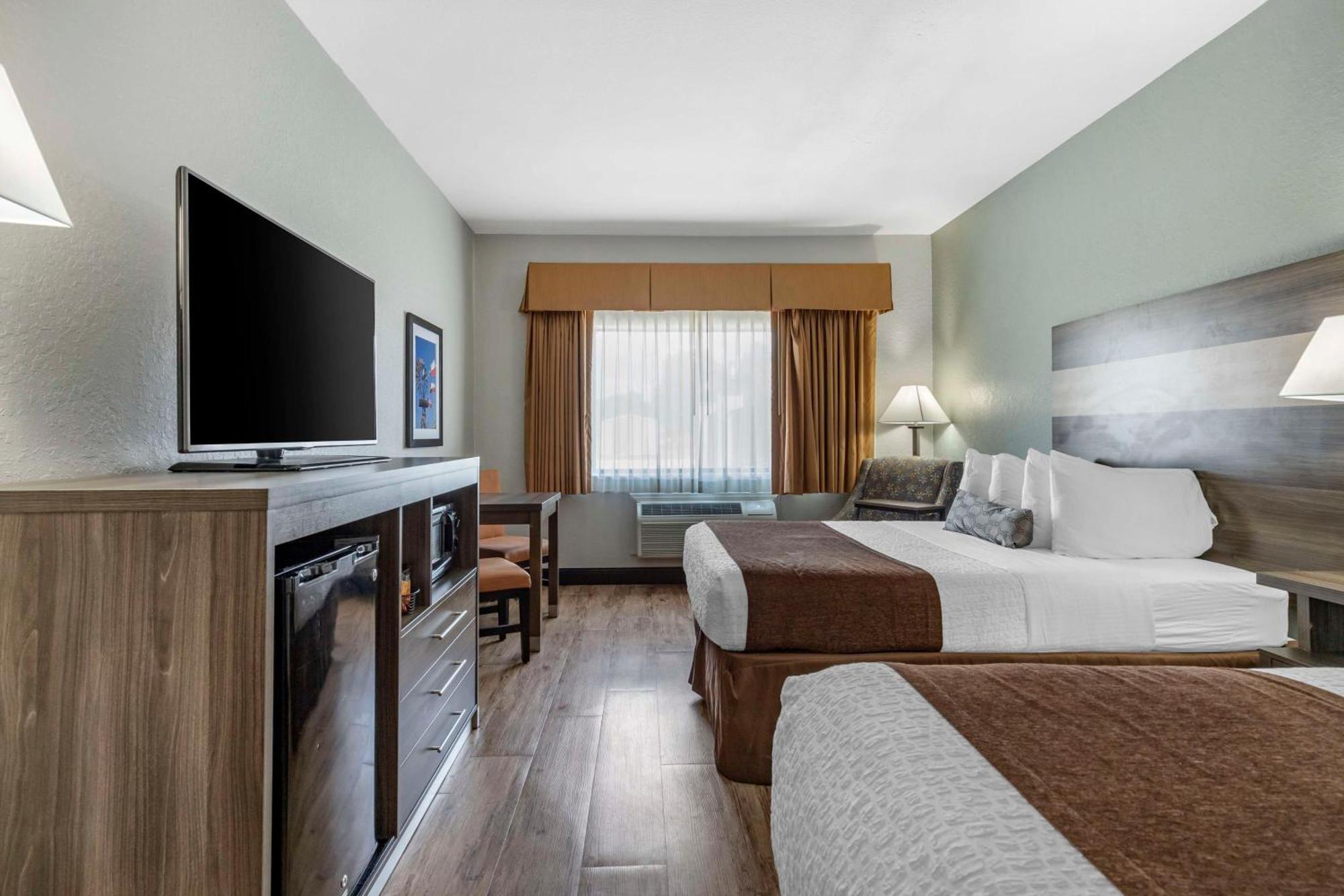 Best Western PLUS Victoria Inn&Suites Exterior foto